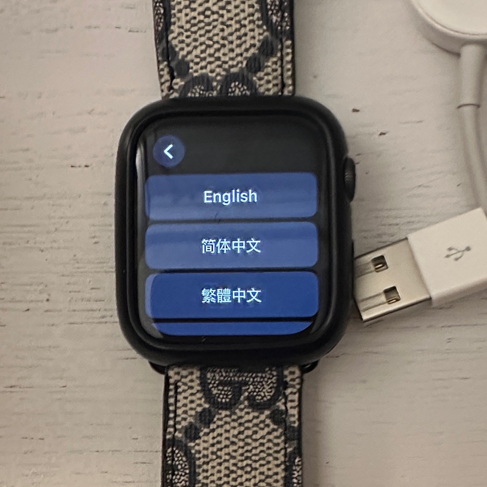 Apple Watch SE 44mm with Gucci Strap - Picture 2 of 9